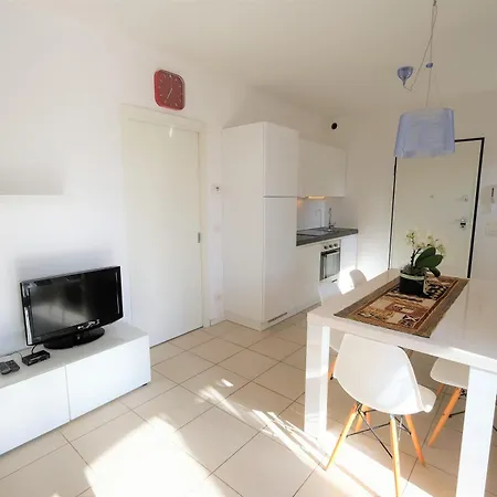 Borgo Paradiso Posto Compreso Лидо-ди-Езоло